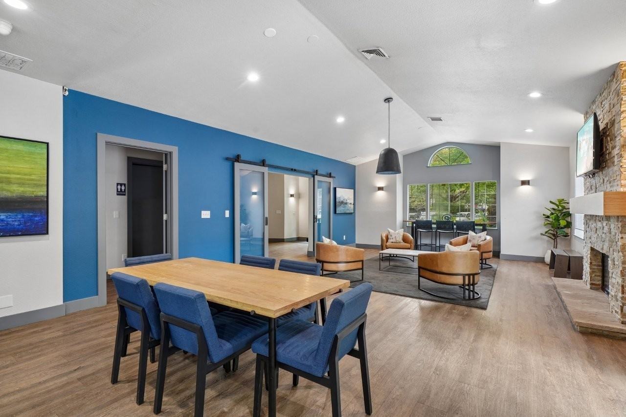 Alvista 23 Apartment Homes - Photo 4 of 19