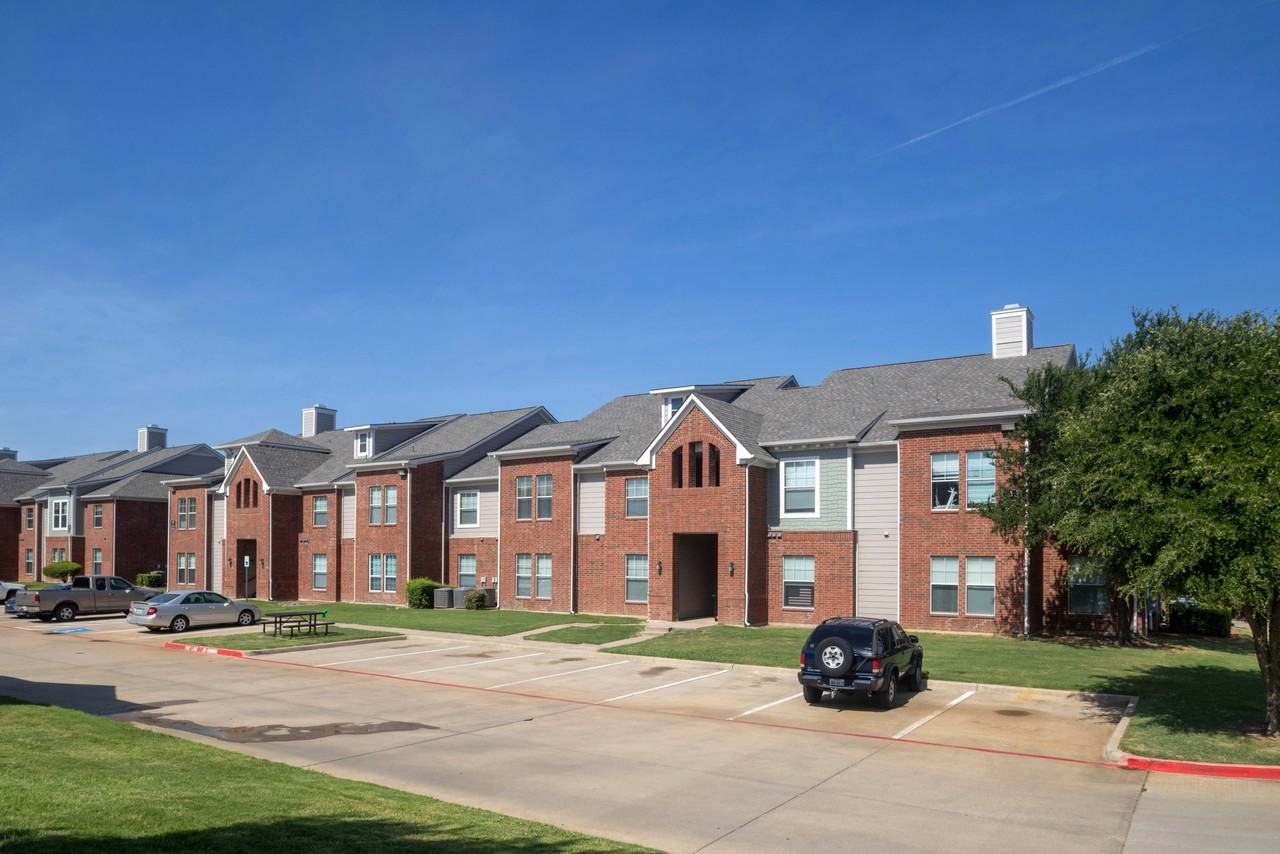 Tower Ridge Apartments - Photo 3 of 26