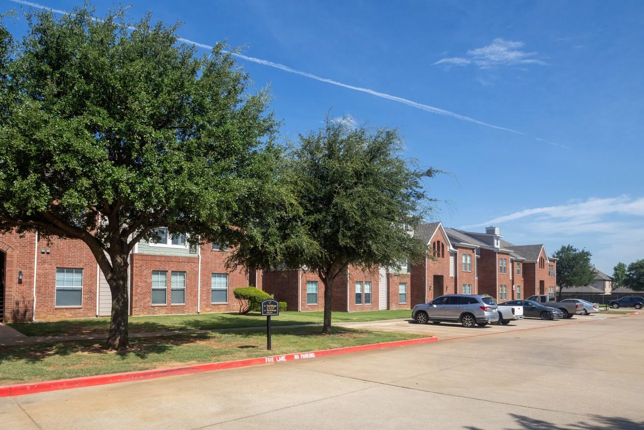 Tower Ridge Apartments - Photo 4 of 26