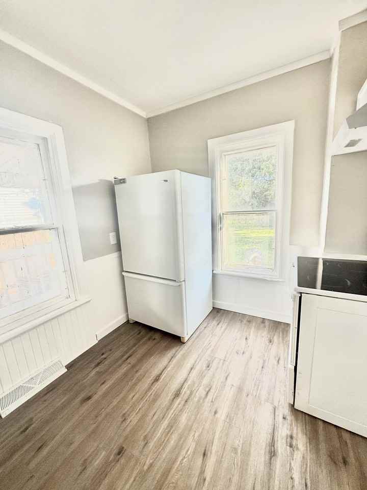 1416 Lincoln Ave - Photo 2 of 10