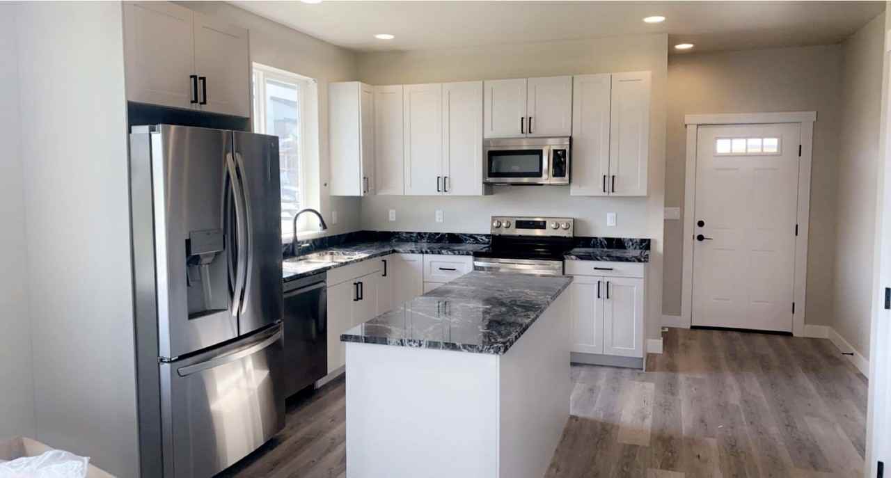 2226 Berryman Loop #A - Photo 4 of 11