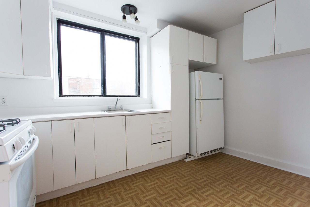 6001 Ch De La Côte-Saint-Luc — photo 2