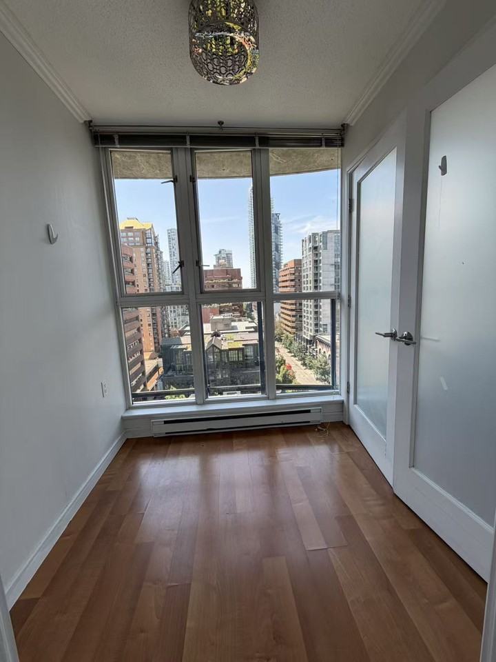 1000 Hornby Street - Photo 7 of 15
