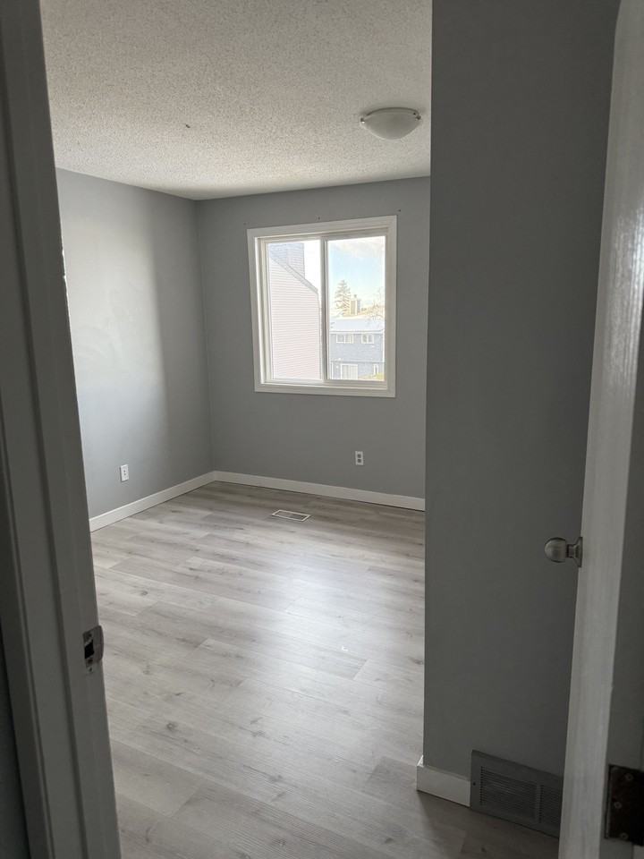 Meadow Mews Apartments - Photo 3 of 8