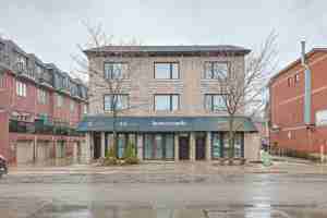 featured image of 609 Marlee Ave