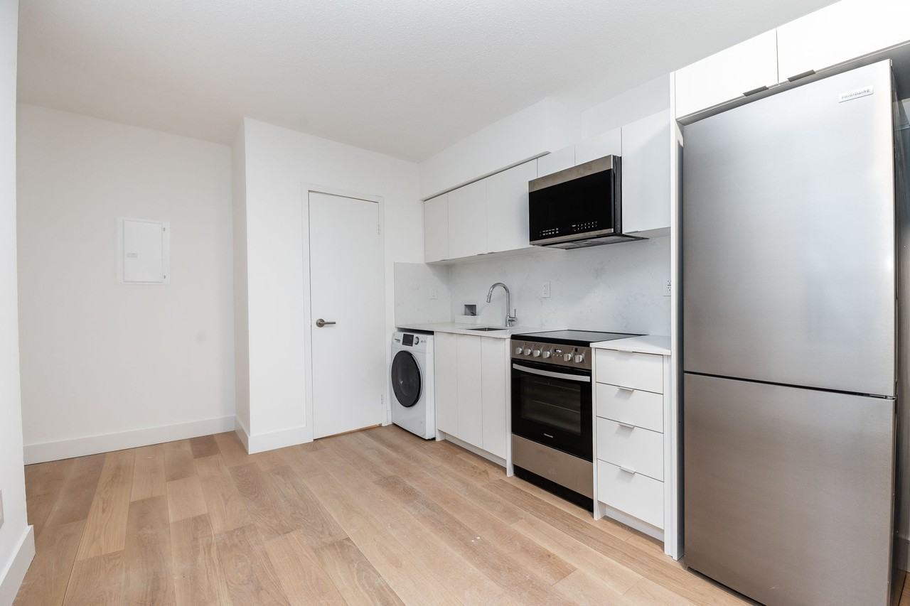 28 Maynard Avenue - Photo 3 of 10