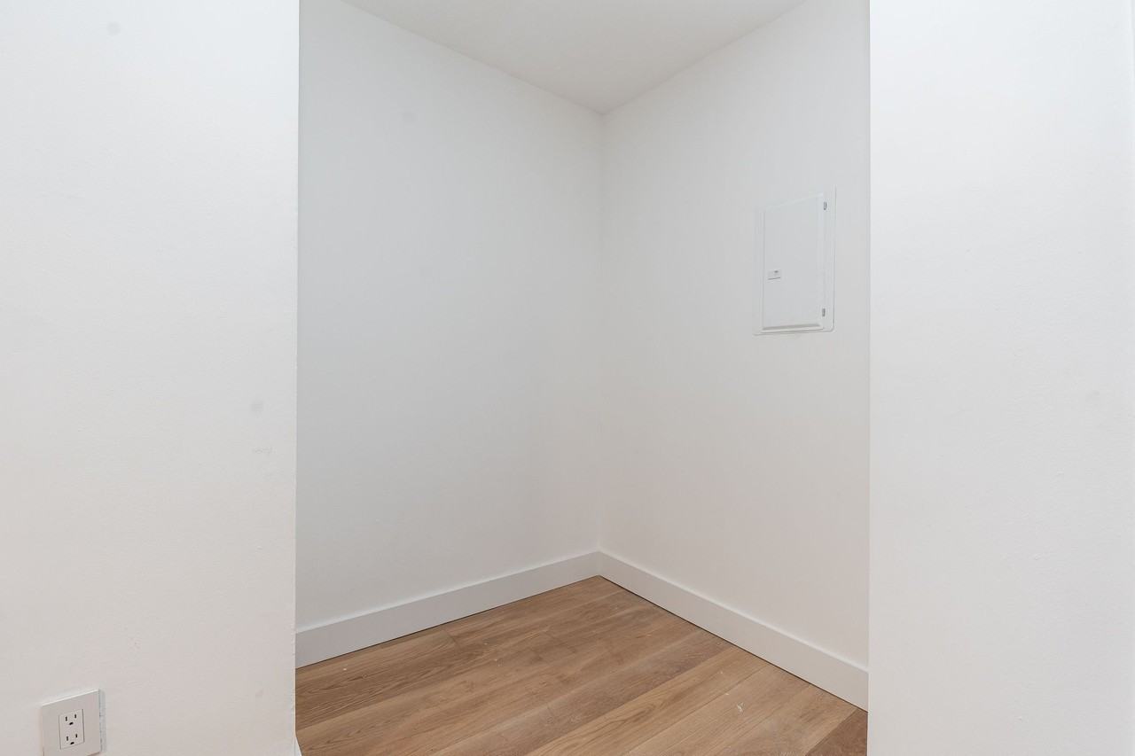 28 Maynard Avenue - Photo 4 of 10