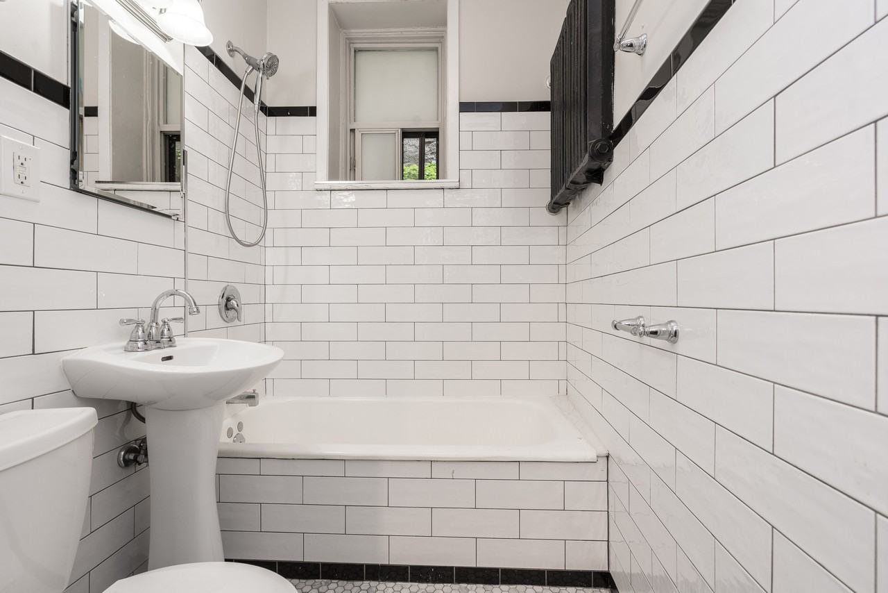 1 Claude Avenue - Photo 6 of 12