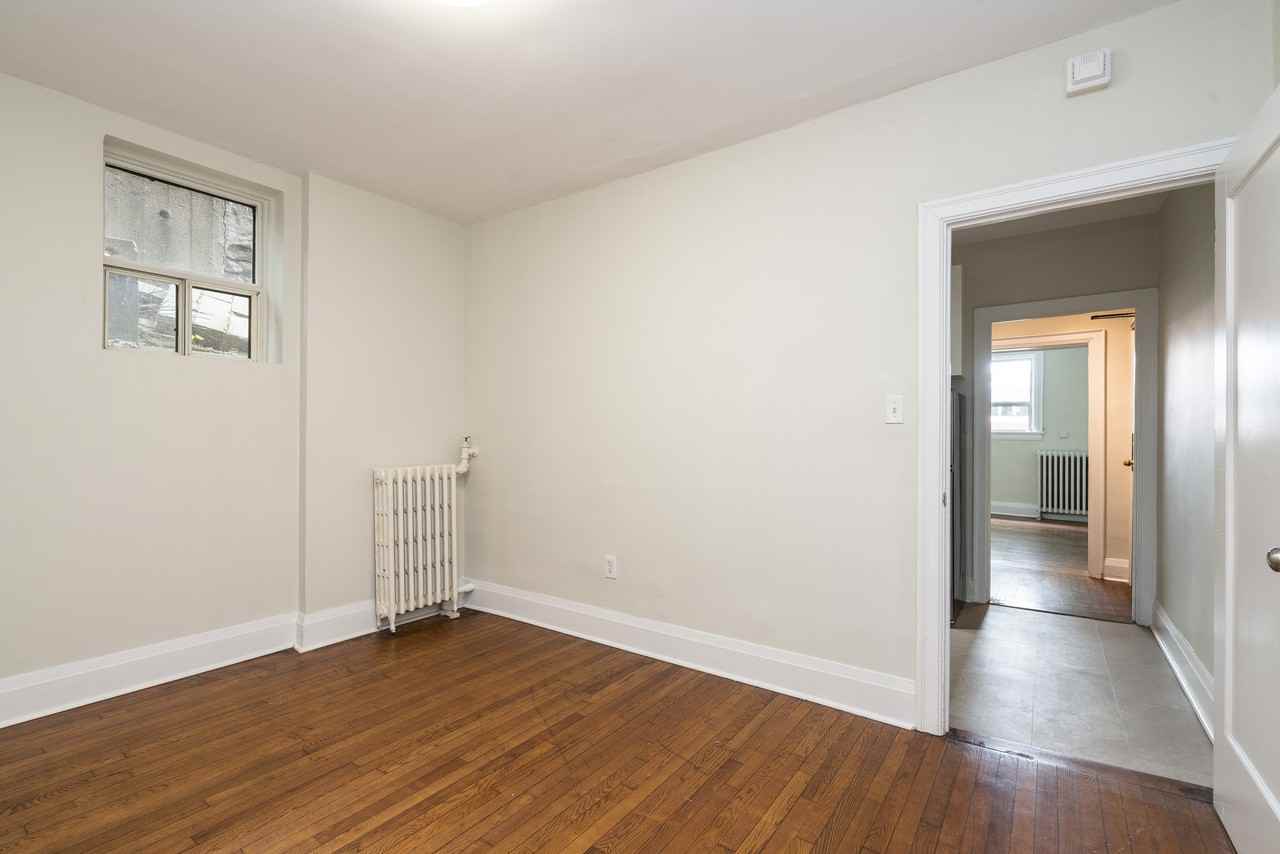 1 Claude Avenue - Photo 4 of 12