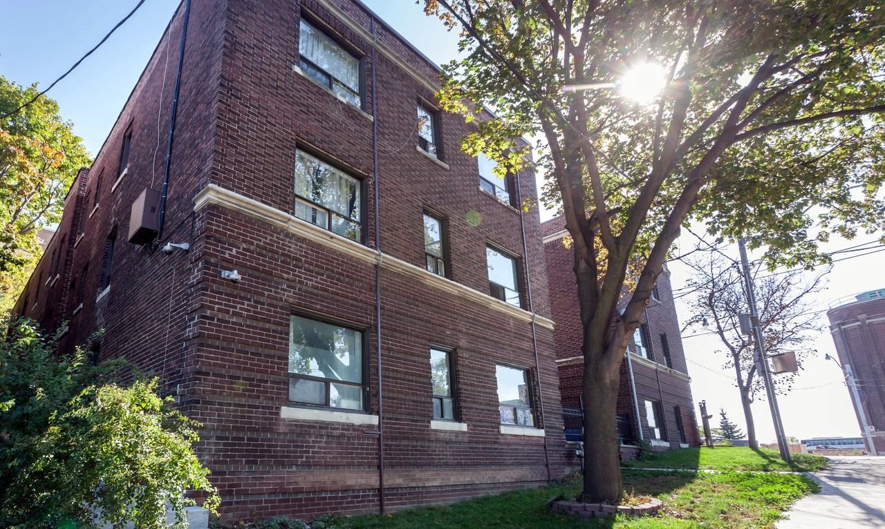 1 Claude Avenue - Photo 7 of 12