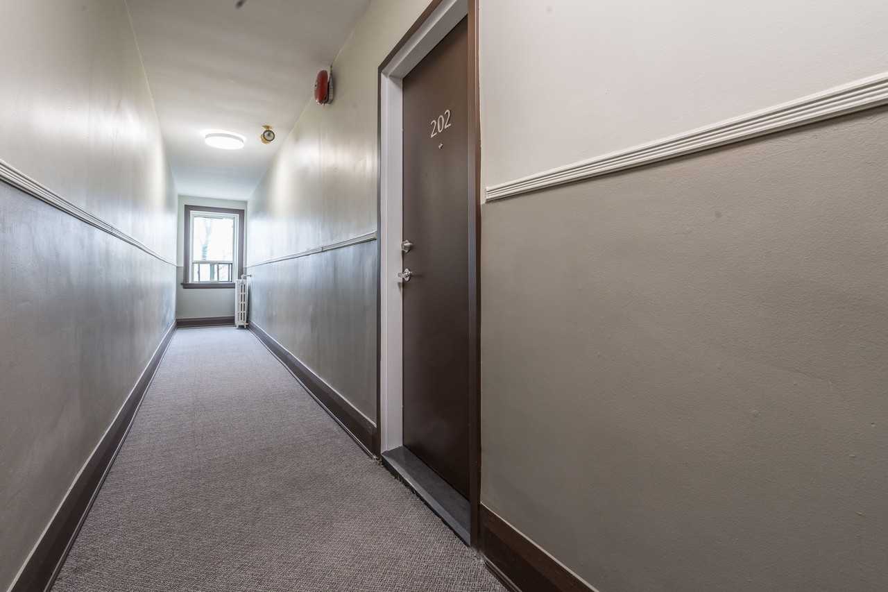 1 Claude Avenue - Photo 6 of 12