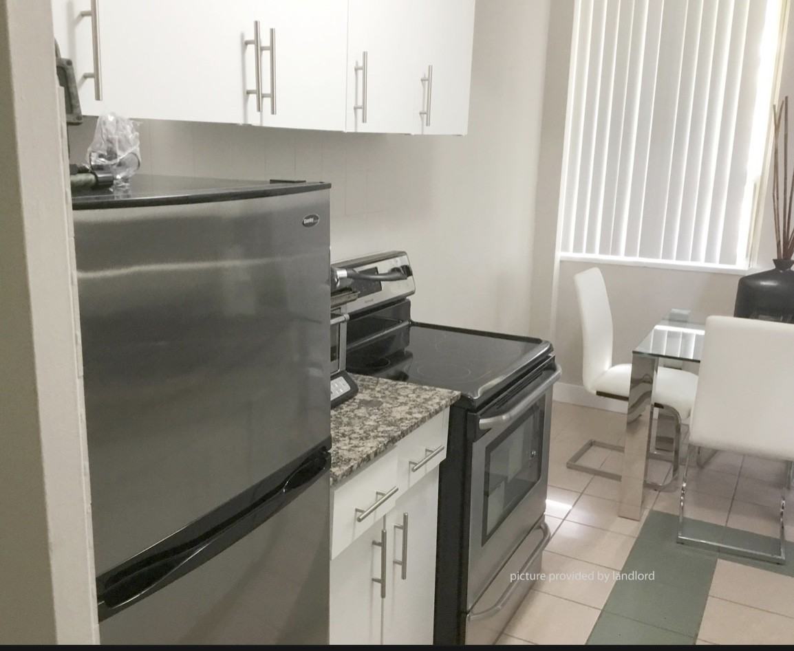 105 Raglan ave - Photo 4 of 17