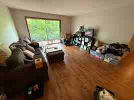featured image of 214 Williamsburg Dr