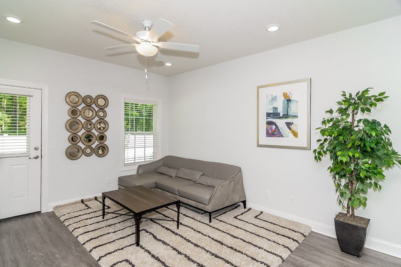 1160 Walker Point Way - Photo 3 of 34