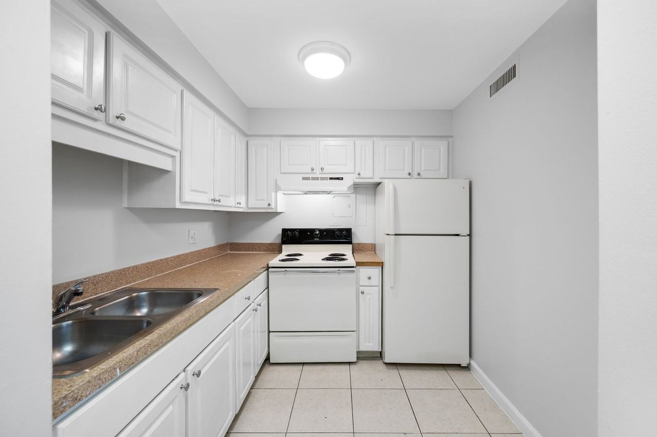 Lakeside Villas - Photo 2 of 19