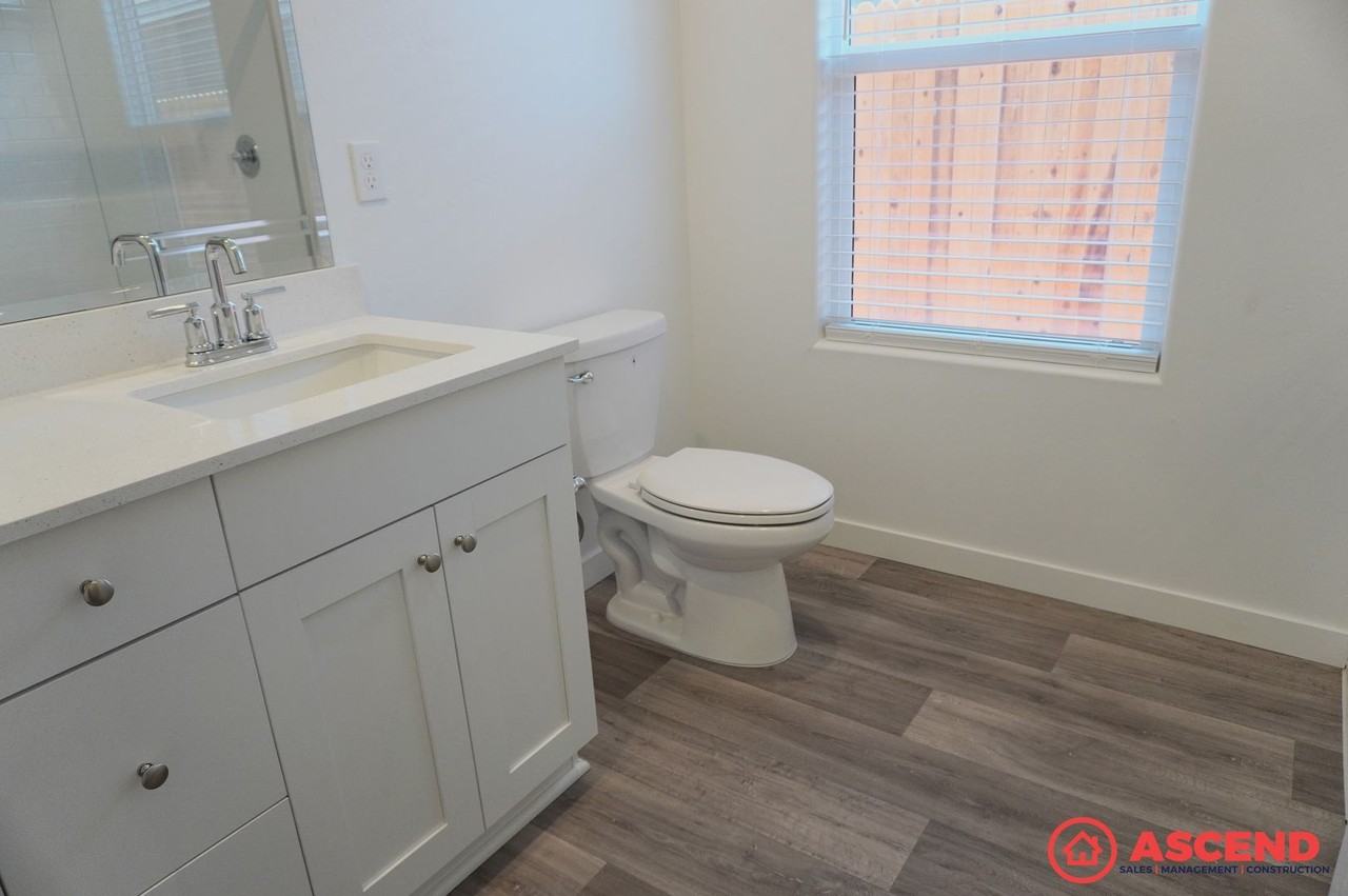 8206 Wandesford Dr - Photo 7 of 23