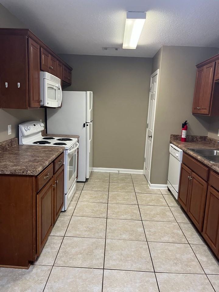 502 Strickland Street Ext - Photo 6 of 14