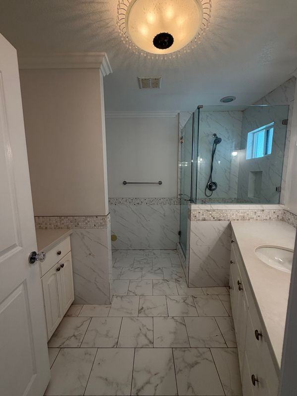 407 N Clinton St - Photo 2 of 50
