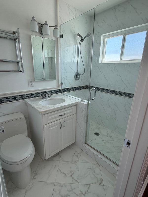 407 N Clinton St - Photo 3 of 50