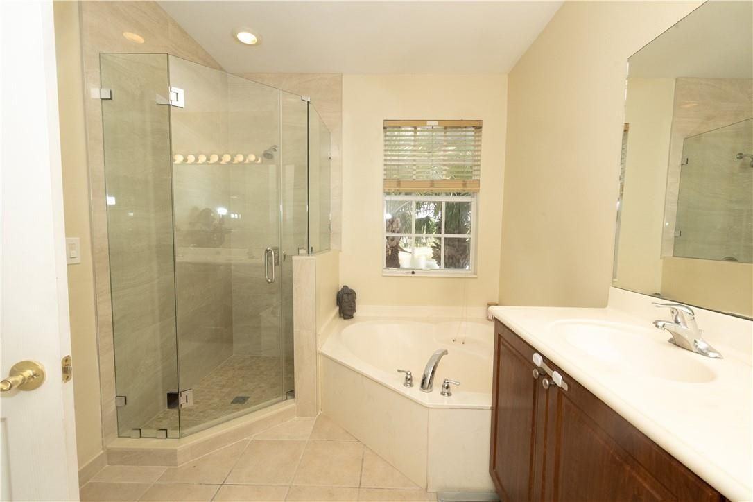 2761 Sw 85th Ave - Photo 5 of 11