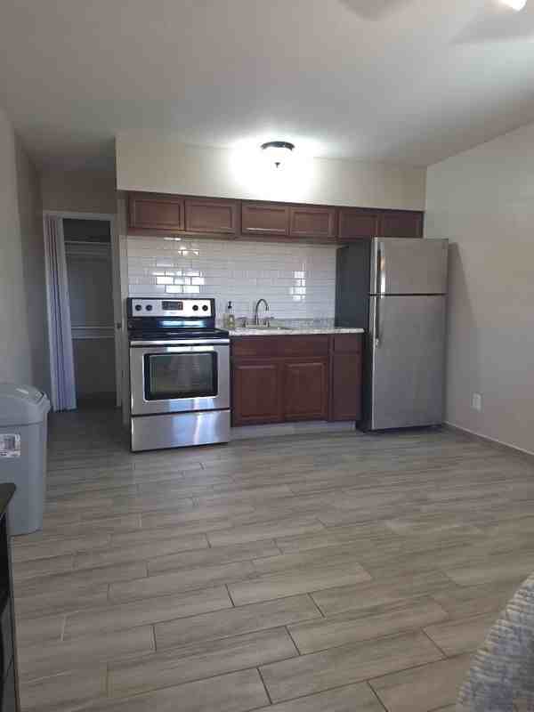 104 E Roosevelt Ave ##4 - Photo 6 of 9