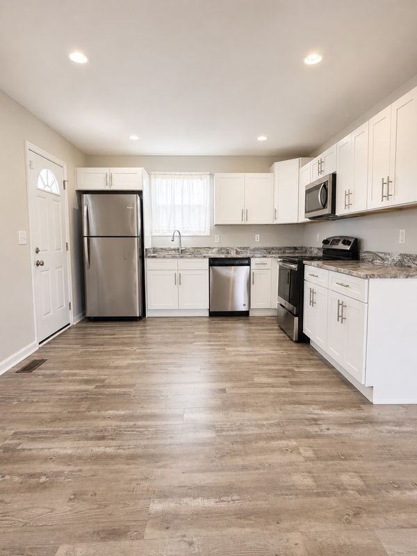 258 38th Ave N - Photo 2 of 12