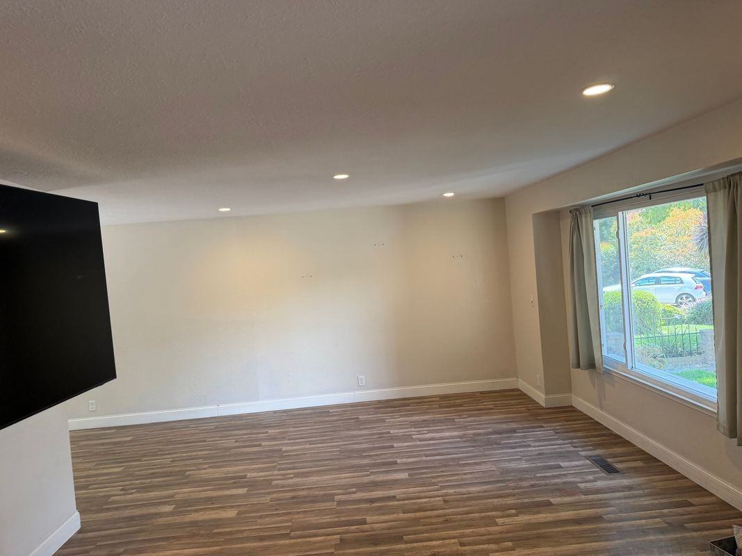 2672 Kingston Ct - Photo 2 of 24