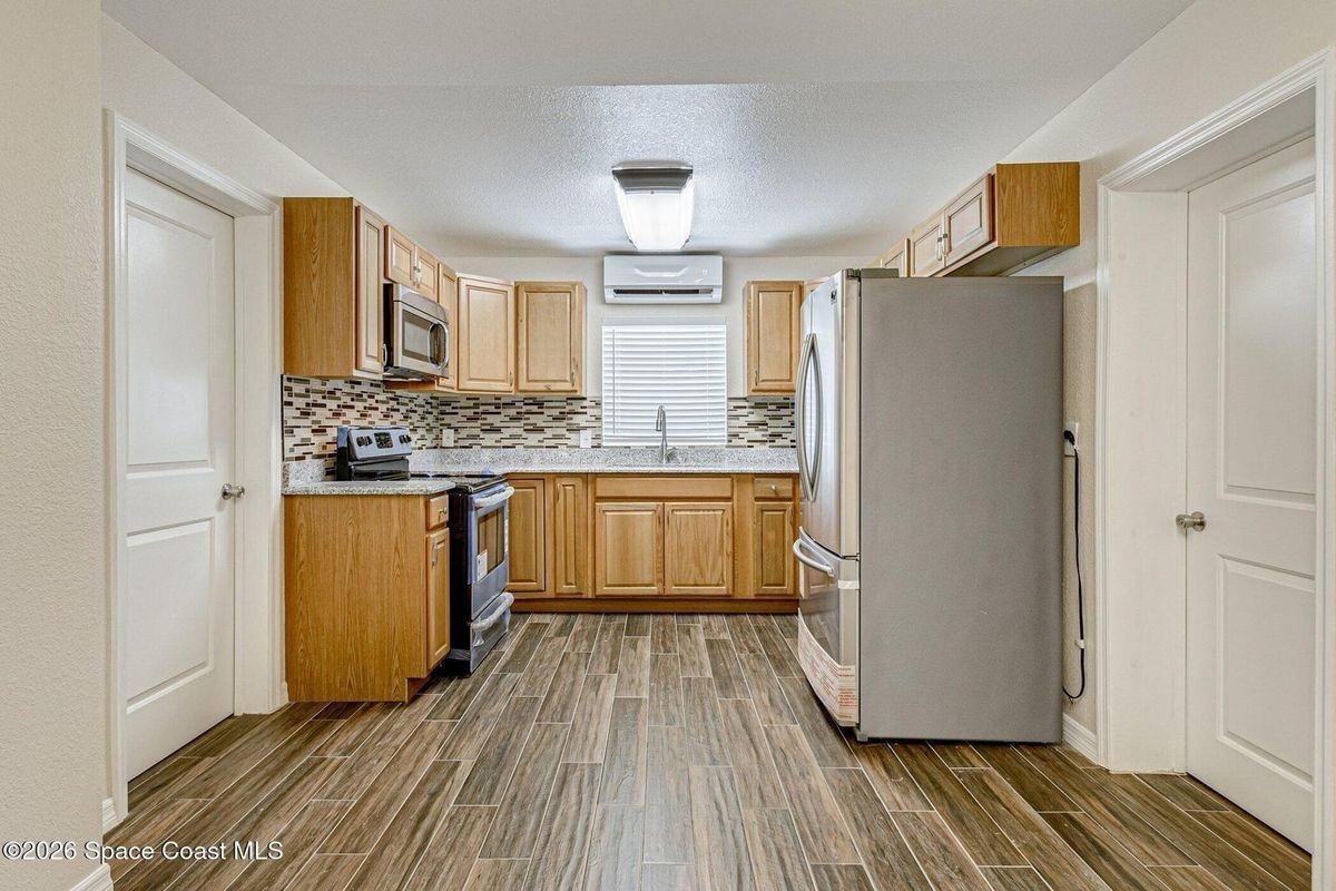 175 Nw Valencia Rd - Photo 7 of 24