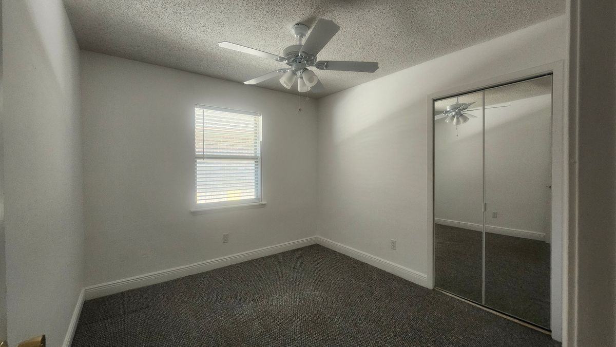 206 Canberra Ct - Photo 7 of 9