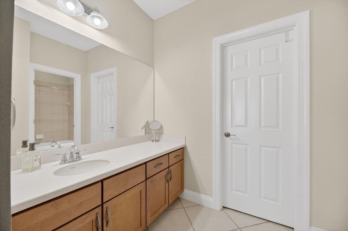 5536 Luminar Pointe Ln - Photo 5 of 42