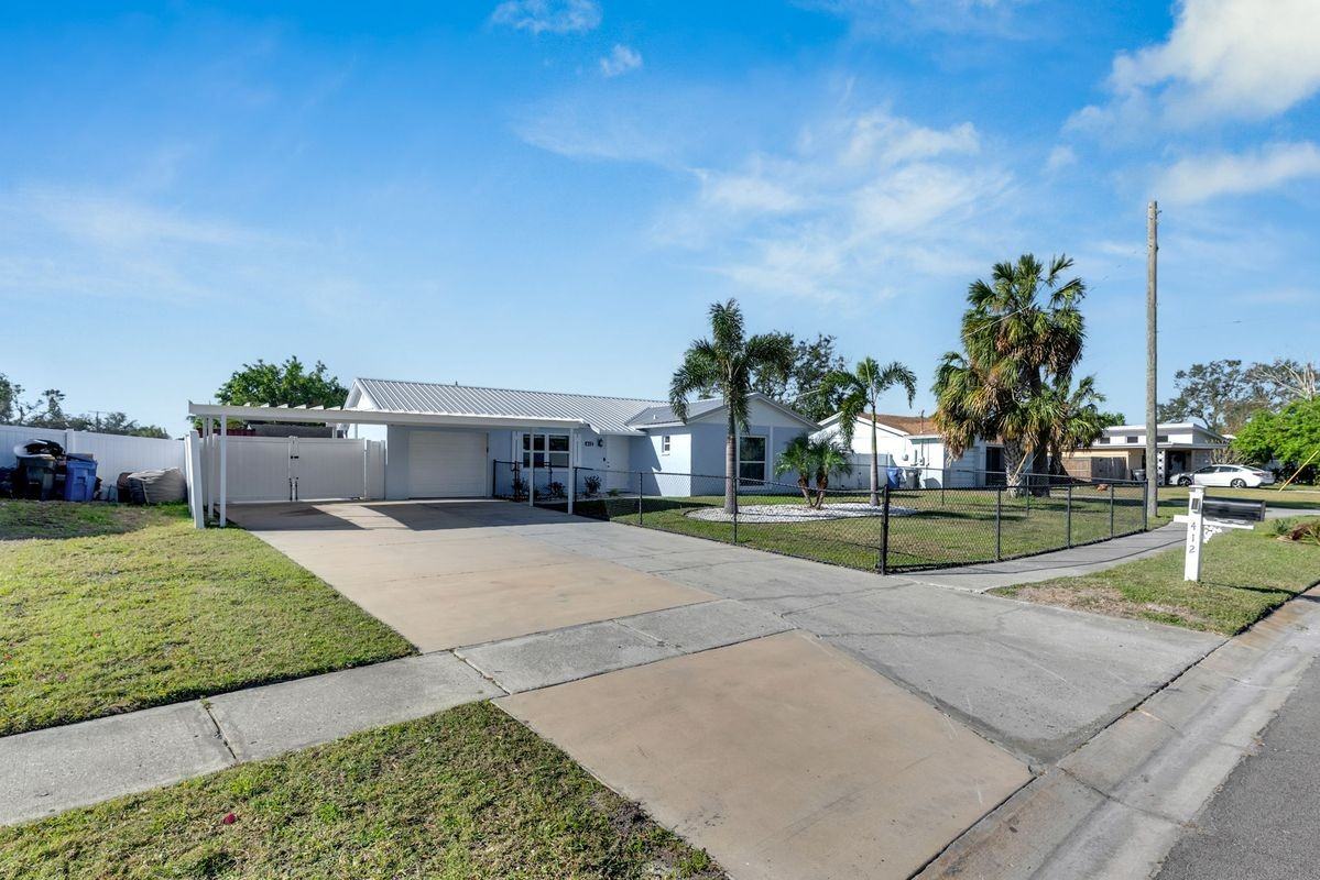 412 Flamingo Dr - Photo 4 of 35