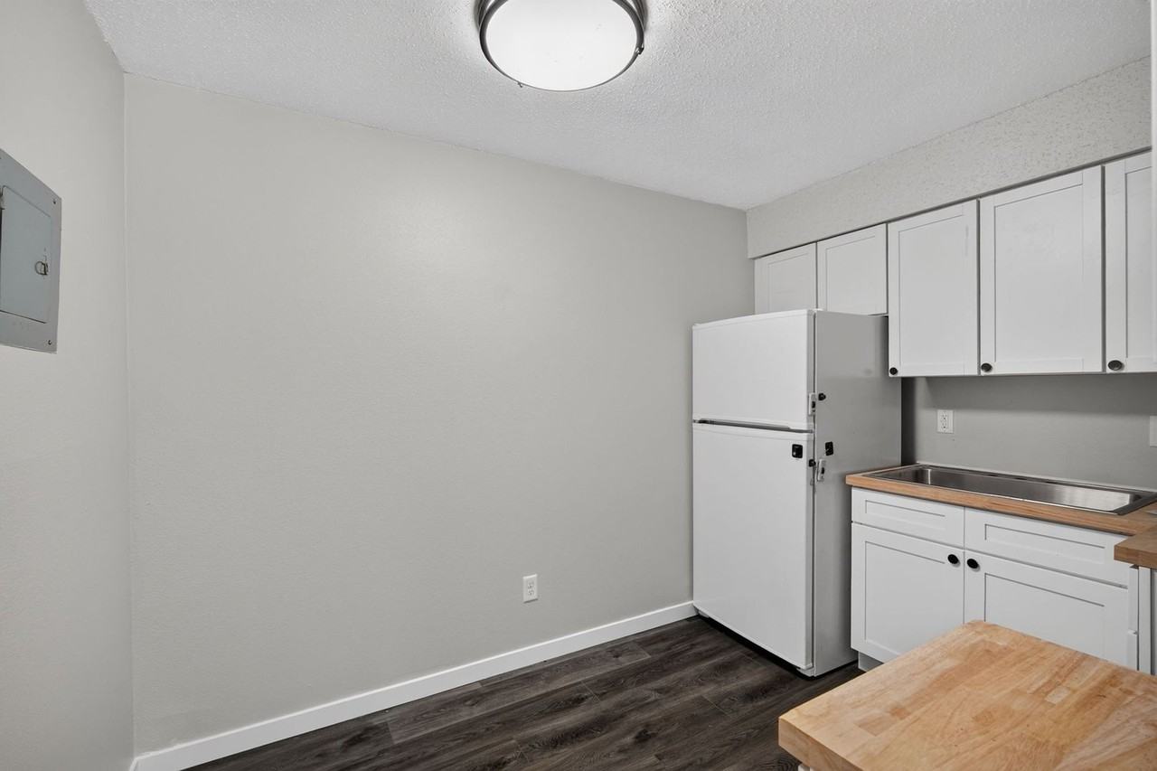 1645 Nw 84th St #3 - Photo 7 of 15