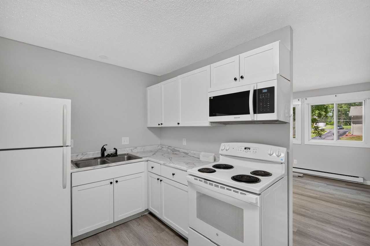1645 Nw 84th St #6 - Photo 4 of 15