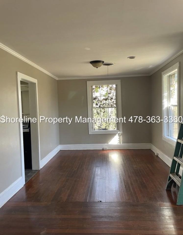 411 Forest Rd - Photo 7 of 10