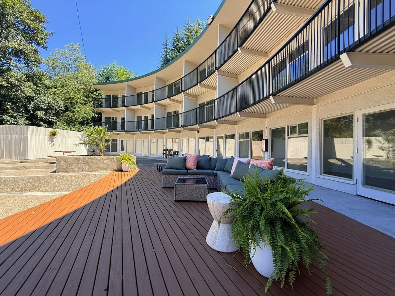 Crescent Apartments - Photo 4 of 20
