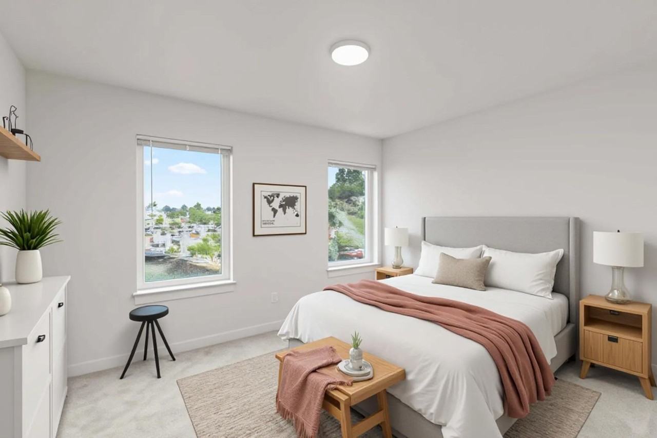 429 Bay Street - Photo 3 of 50
