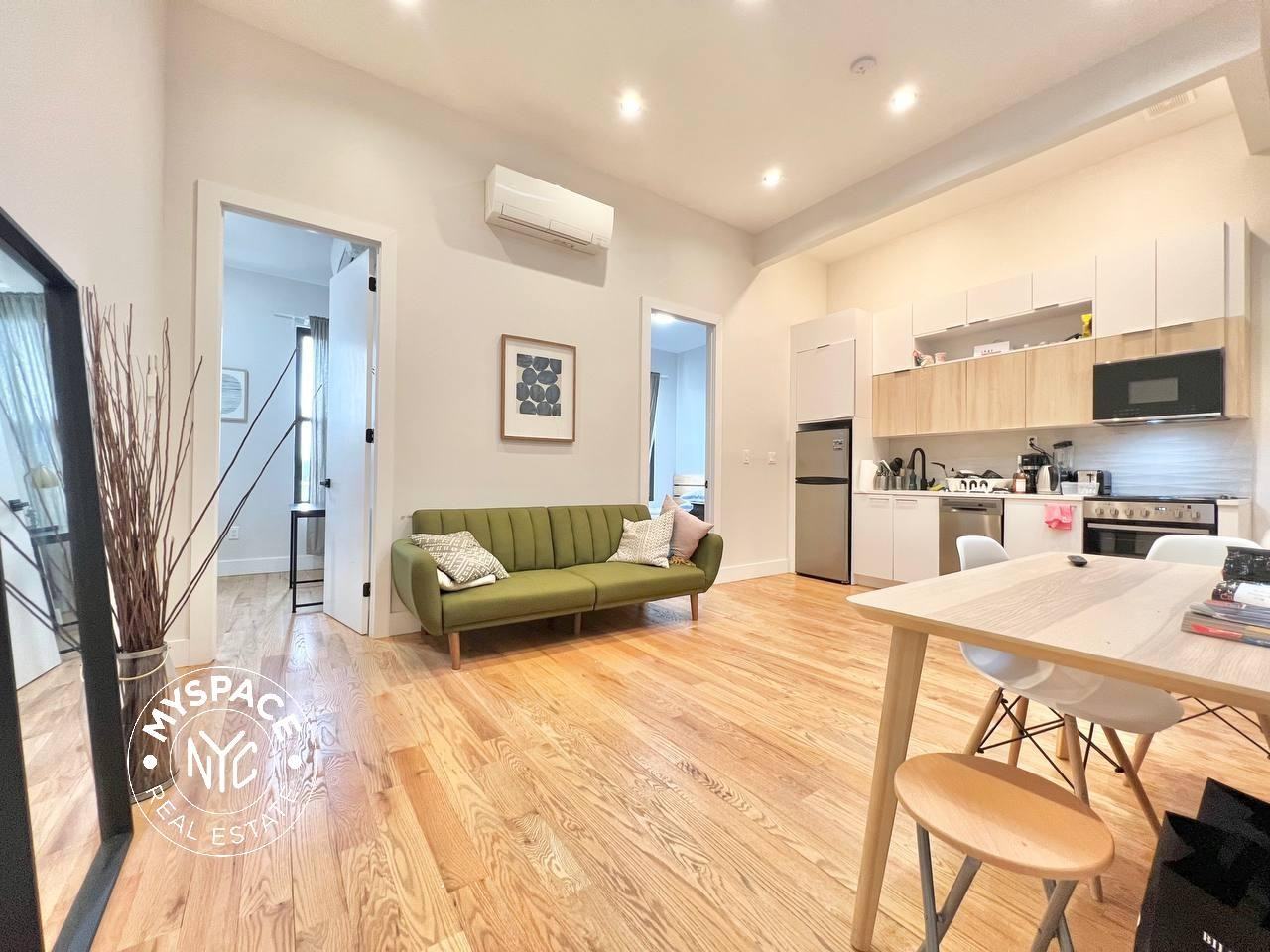 879 Cypress Ave #3L - Photo 3 of 13
