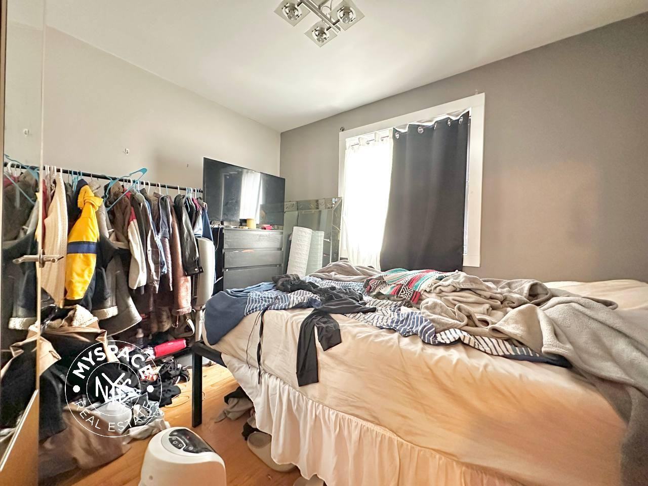 286 Eldert St #3 - Photo 4 of 8