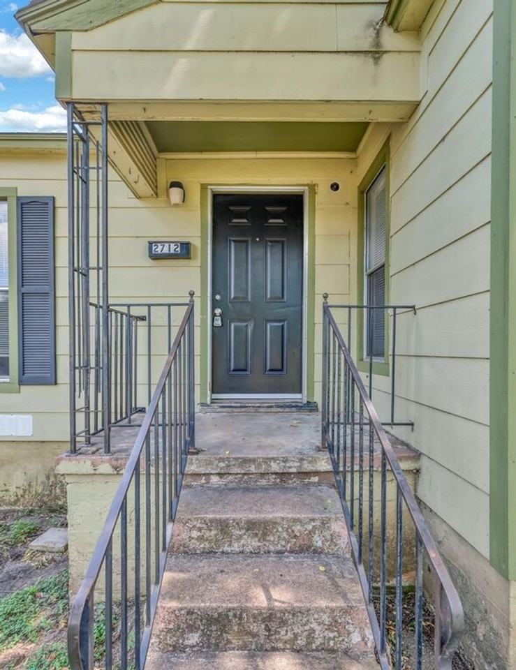 2712 Mitchell Ave - Photo 2 of 21