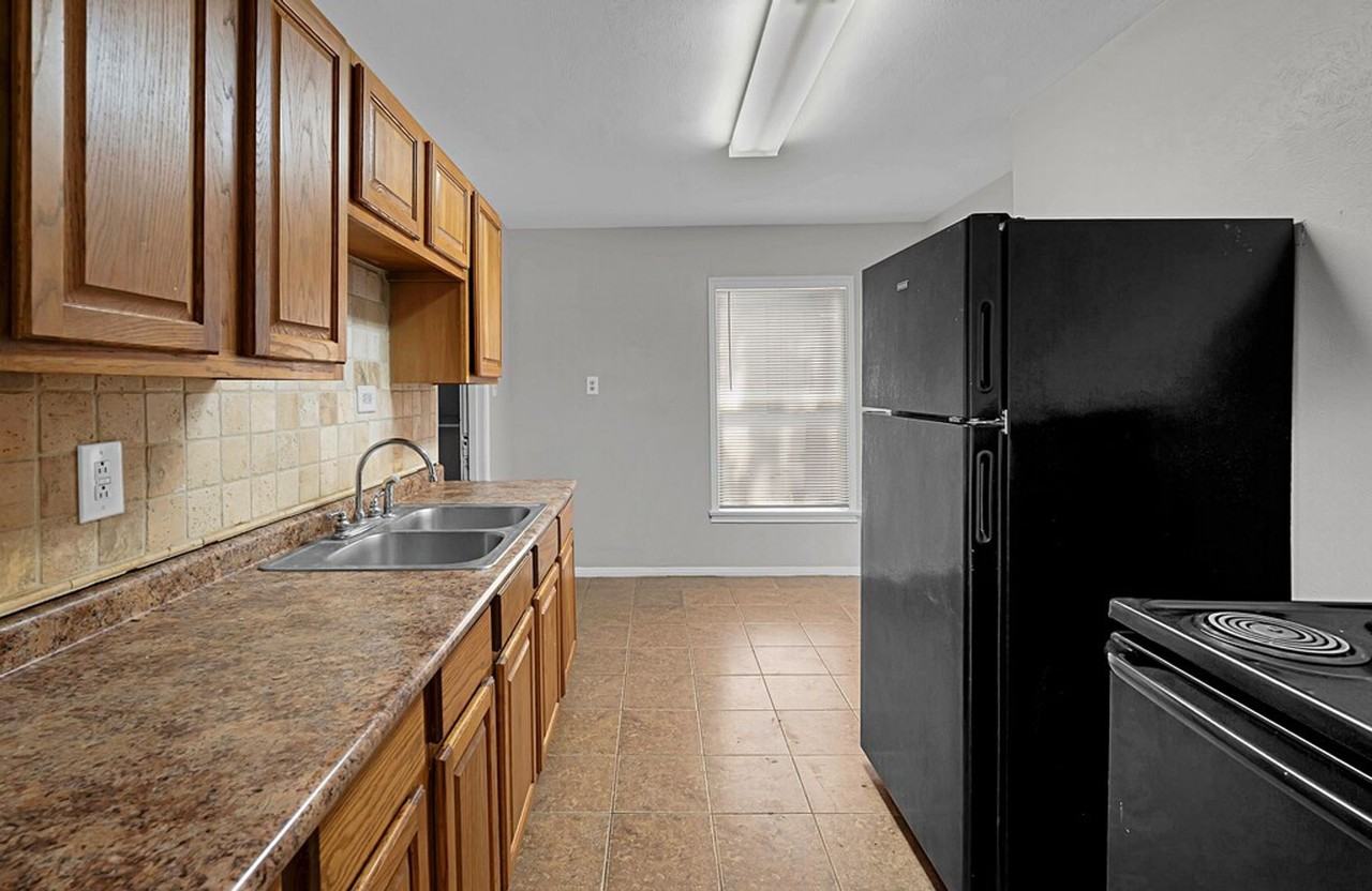 2712 Mitchell Ave - Photo 5 of 21