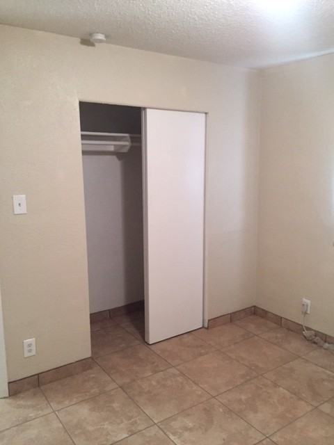 2139 W Glenrosa Ave #2 - Photo 5 of 10