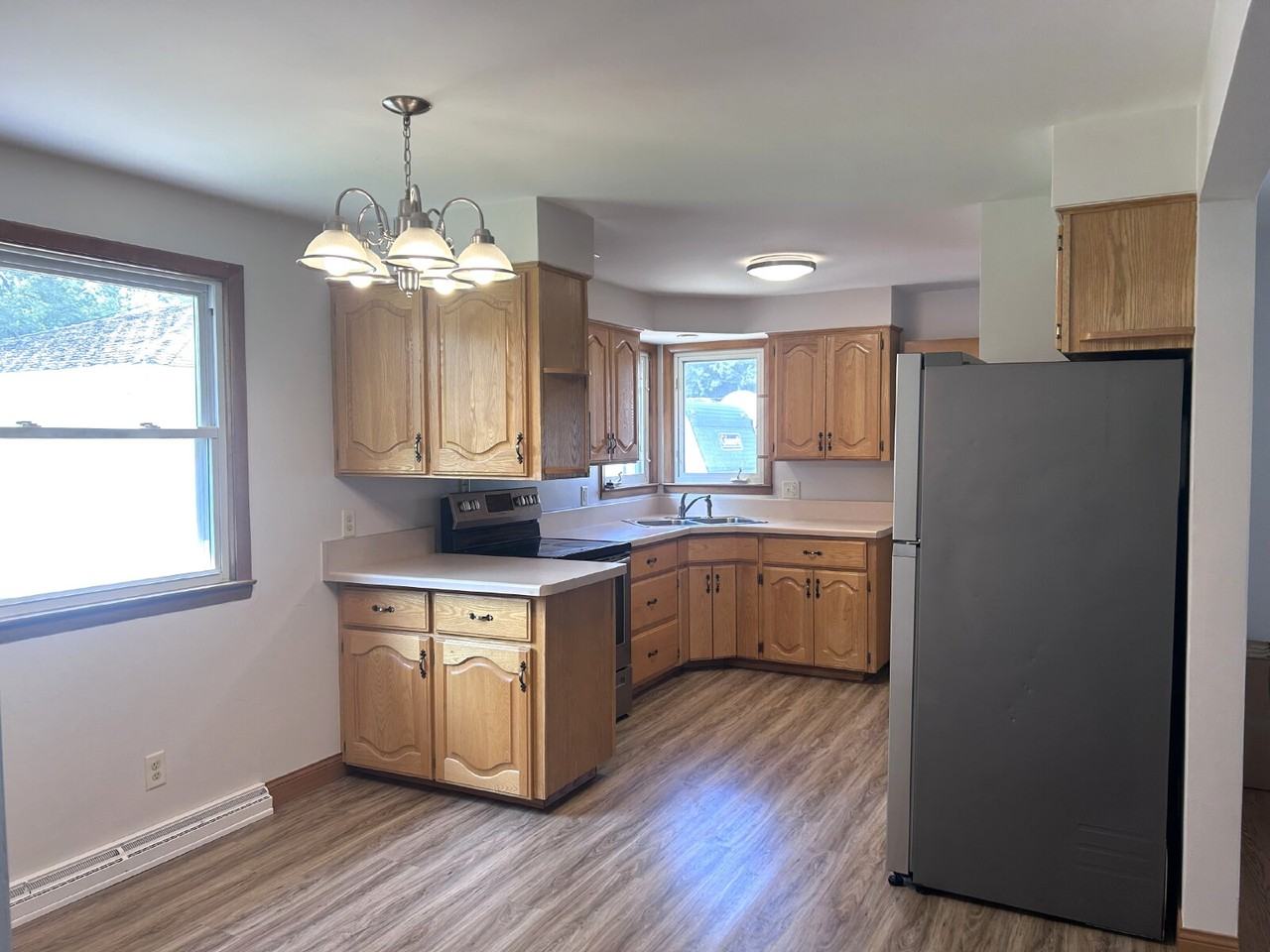 1801 S Telulah Ave - Photo 7 of 22