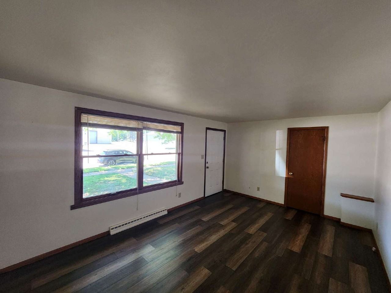 1736 E Amelia St - Photo 3 of 10