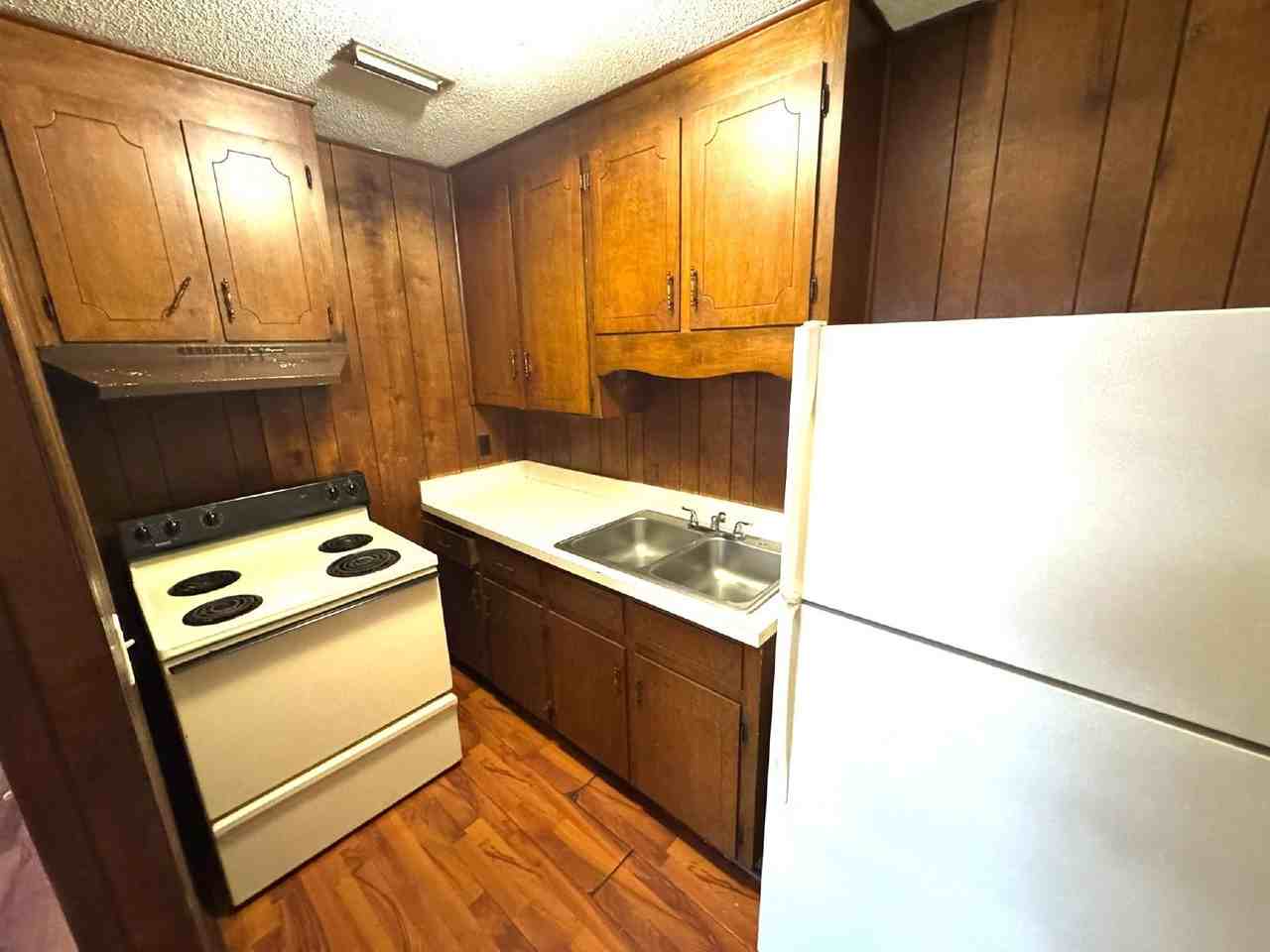 704 S Edgewood Dr Apt A2 - Photo 3 of 6