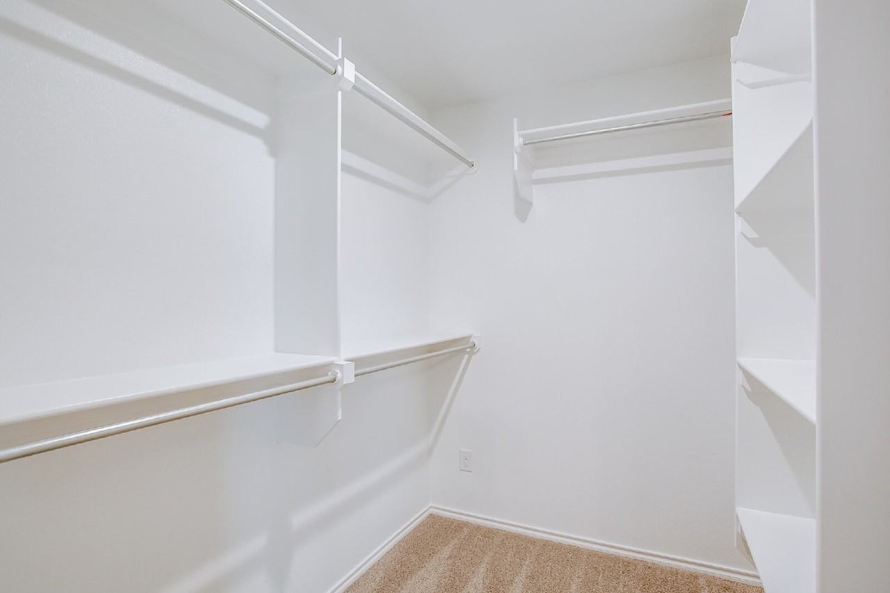14204 Vernon Ave - Photo 6 of 15
