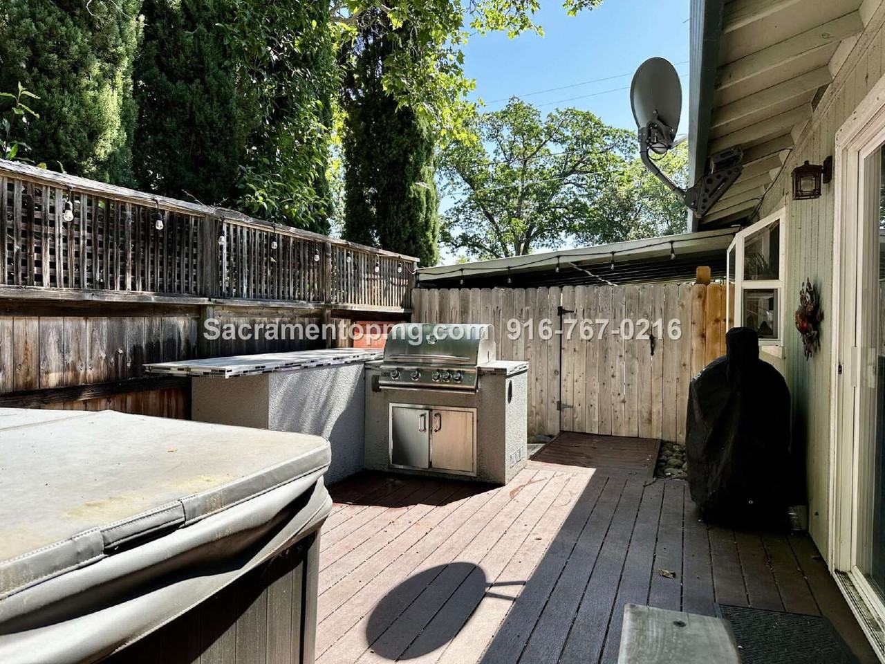 1283 Live Oak Ln - Photo 6 of 34