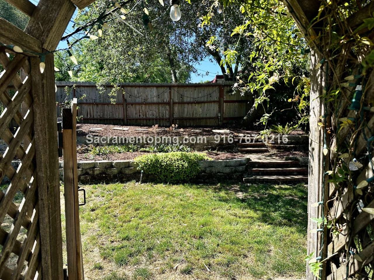 1283 Live Oak Ln - Photo 7 of 34