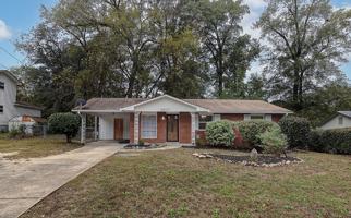 featured image of 4527 Fairview Dr