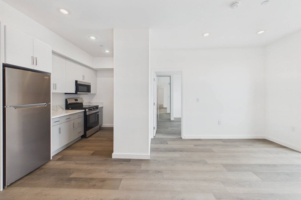 Diamante Apartment Homes - Photo 3 of 40