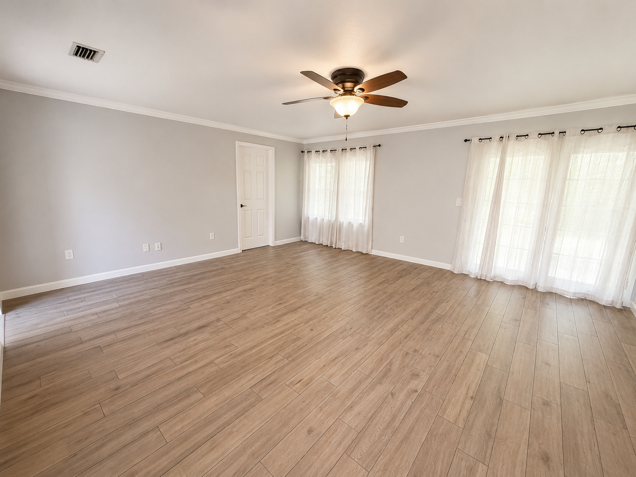 357 Se Mohawk Way - Photo 2 of 7